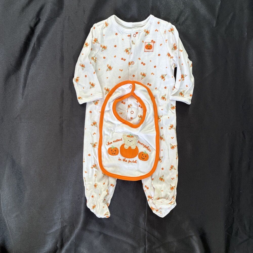 Unisex Little Me Halloween Footed Romper & Bib 2 pc Set Bears Pumpkins 6M FLAWS